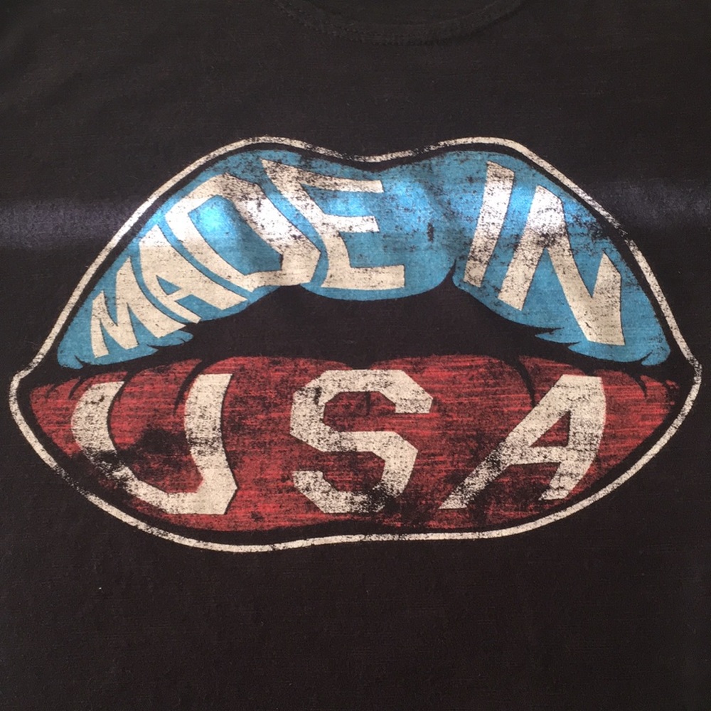 PROMESA MADE IN USA LIPS TEE INDEPENDENCE DAY!
